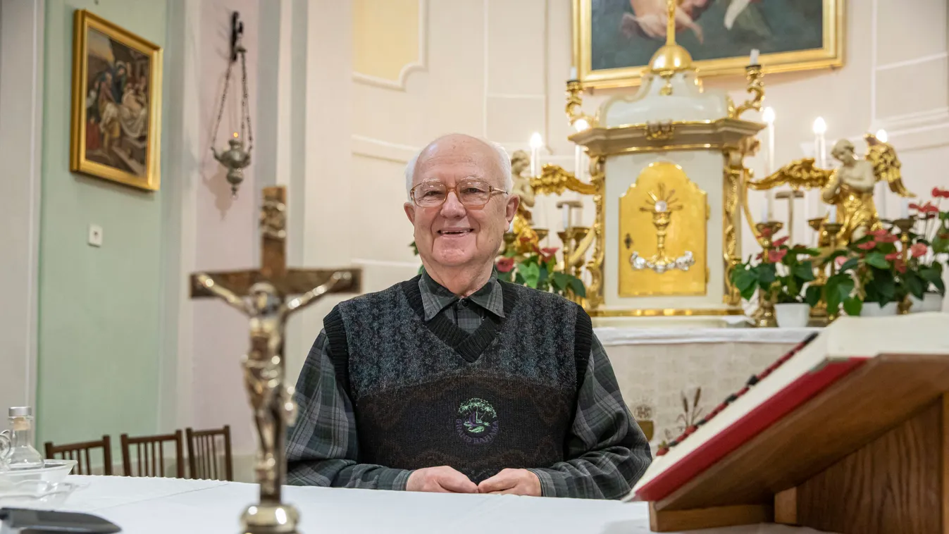 A legnehezebb percekben sem adta fel hitét az atya, elvesztette első gyermekét