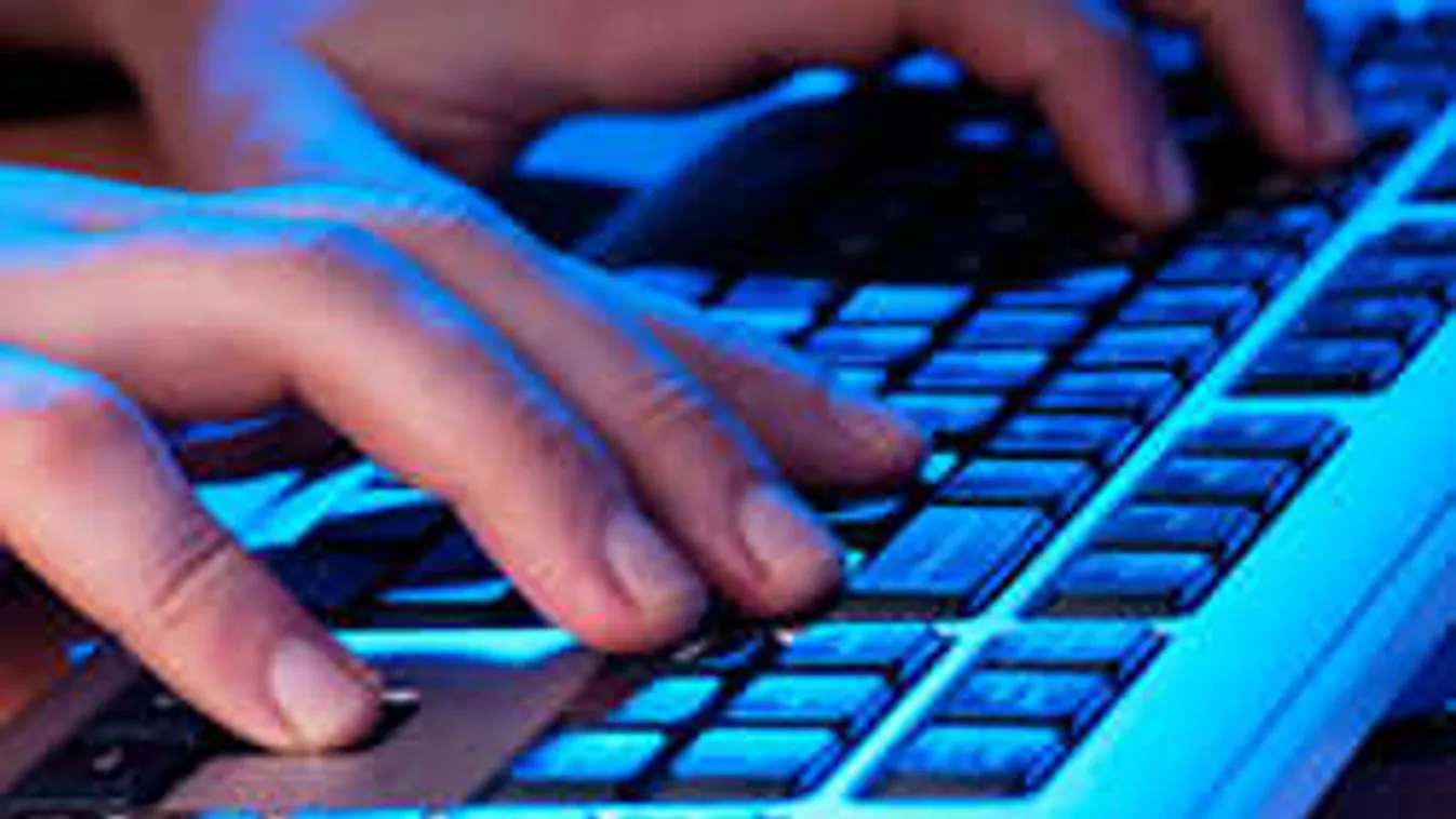 Nem is gondolnád, kik figyelnek, amikor korhatáros filmeket nézel