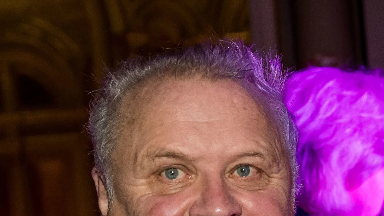 Alighogy hazatért a kórházból Dévényi Tibor, most a párját ápolja