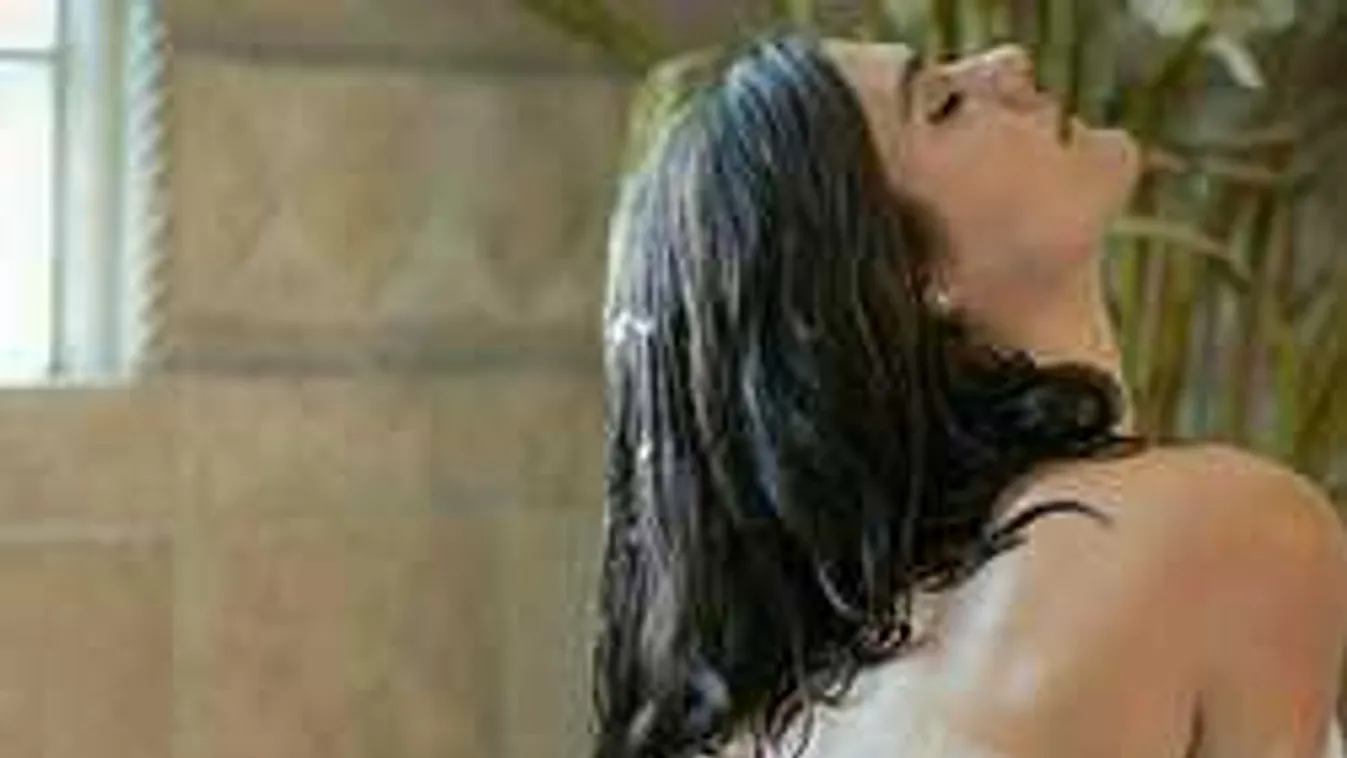 Rányitották a nőre a fürdőszobaajtót, ezt művelte odabent