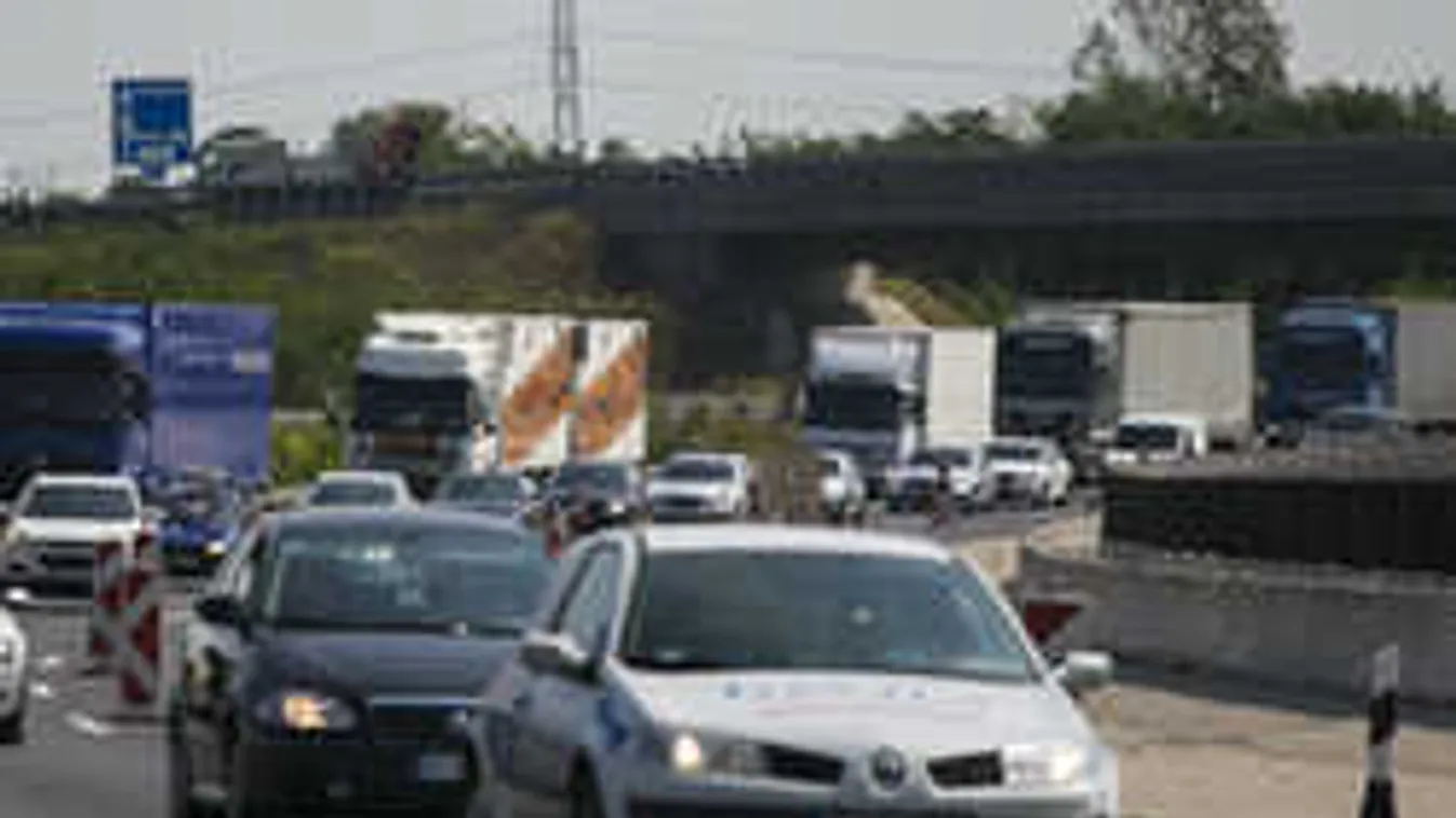 Balesetek miatt 6 kilométeres a torlódás az M1-esen