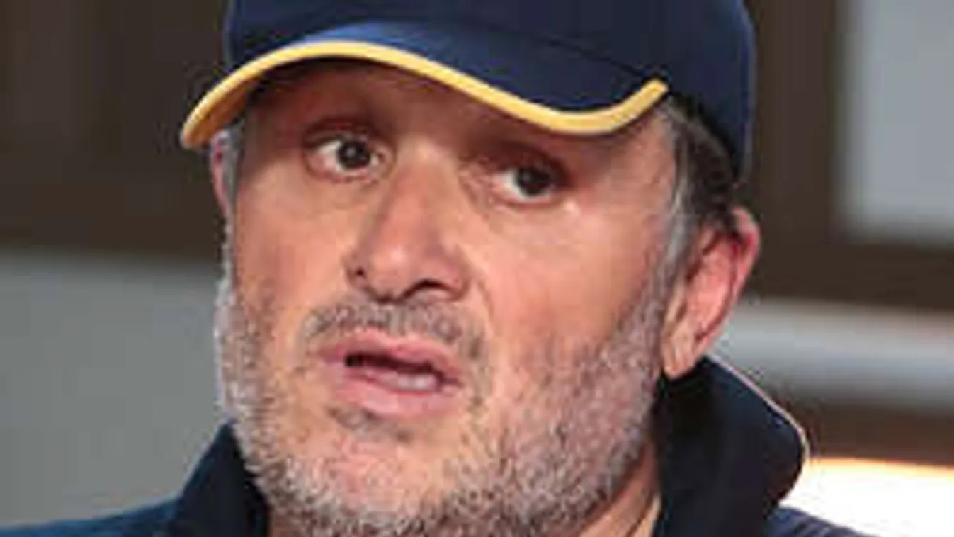 El sem hiszed! Õ veszi meg Lagzi Lajcsi méregdrága birtokát!