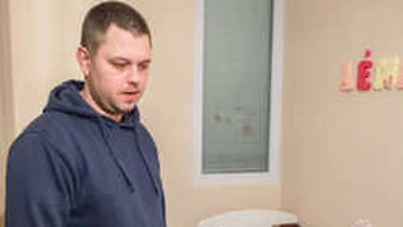 Felháborító, így gyalázzák a hármas ikrek megözvegyült apját