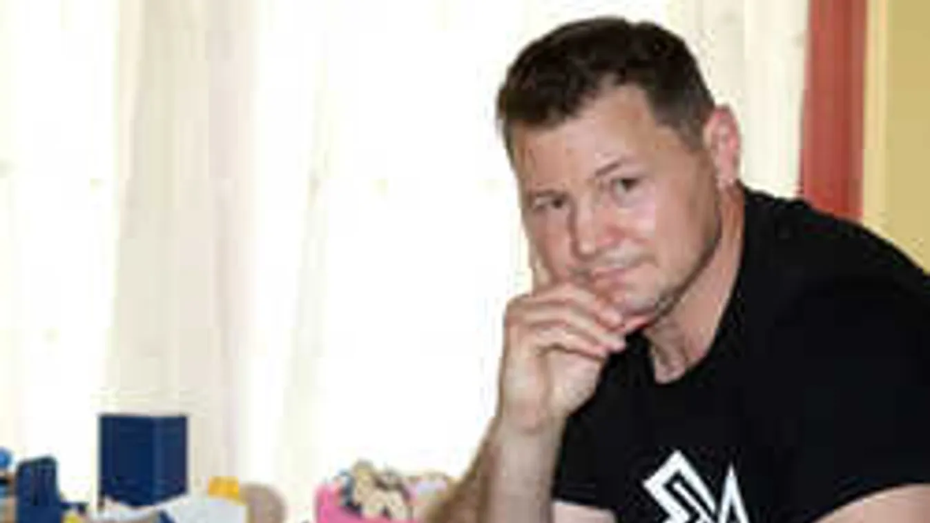 Kiderült, miért hezitál Erdei Zsolt a házasság ügyében