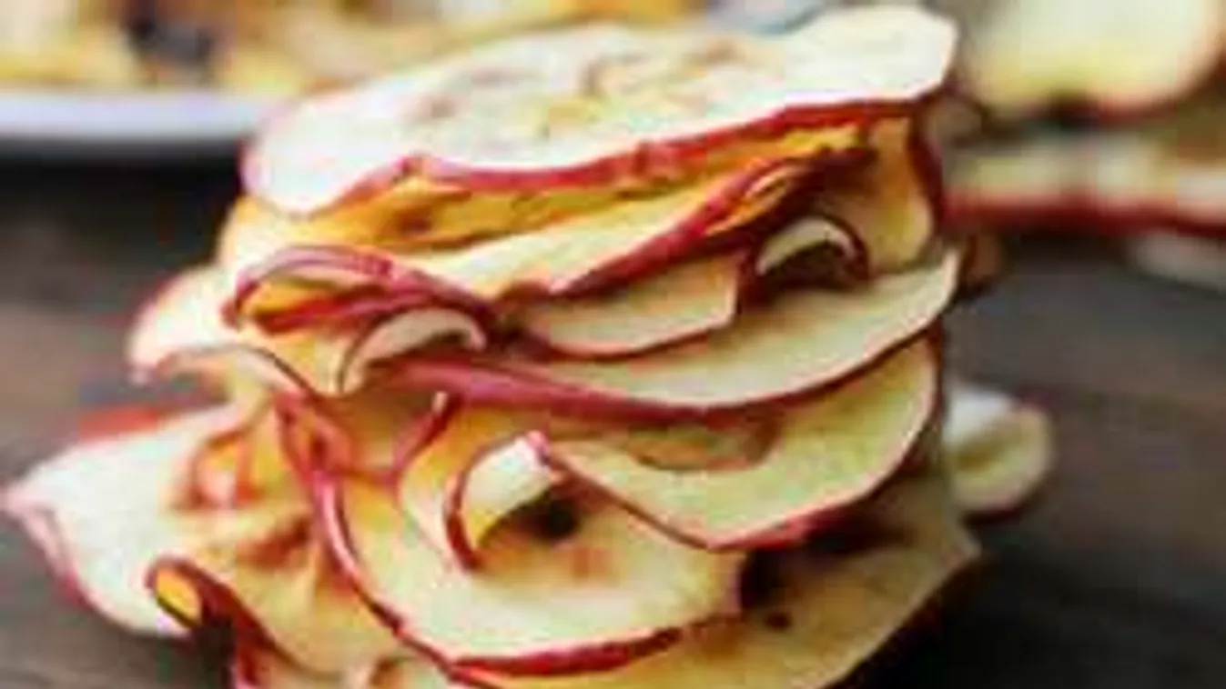 Így készíts mikróban almachipset