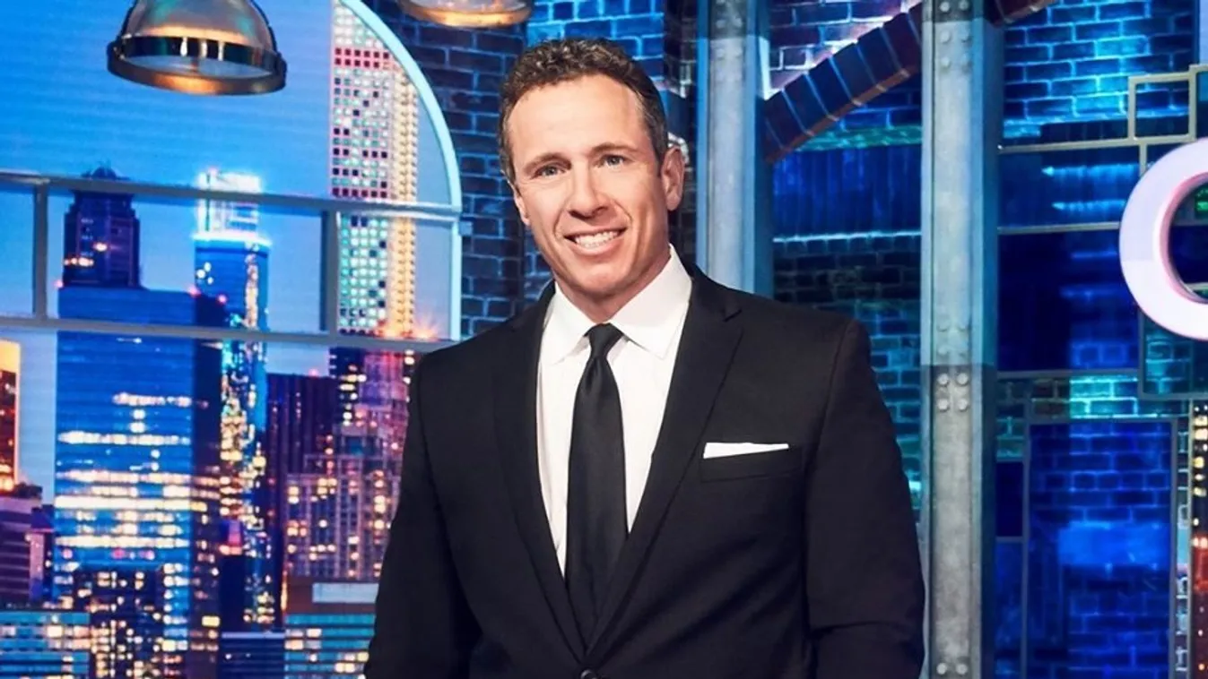 Online jóga extrákkal: meztelenül sétált be az adásba a műsorvezető