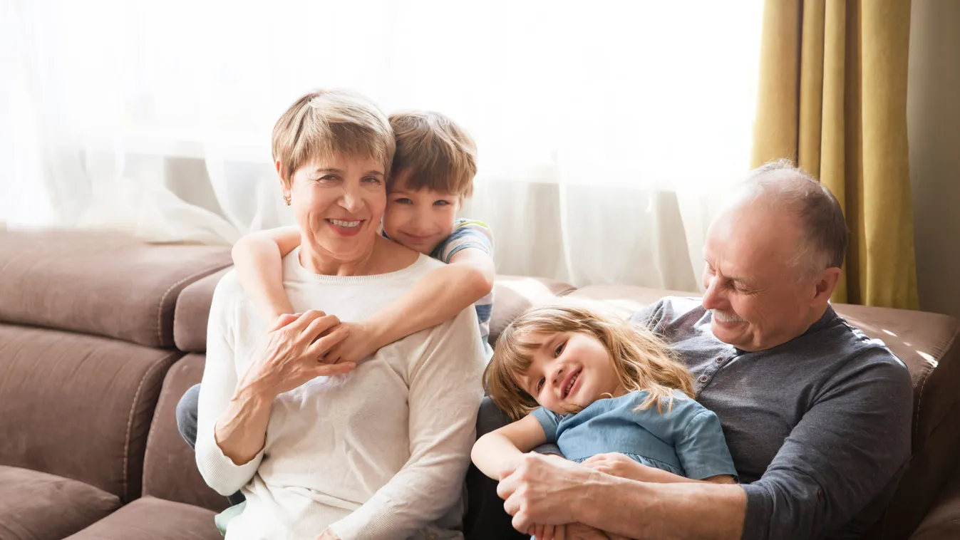 Happy,Middle-aged,Mature,Grandma,And,Drandpa,With,Little,Preschooler,Two