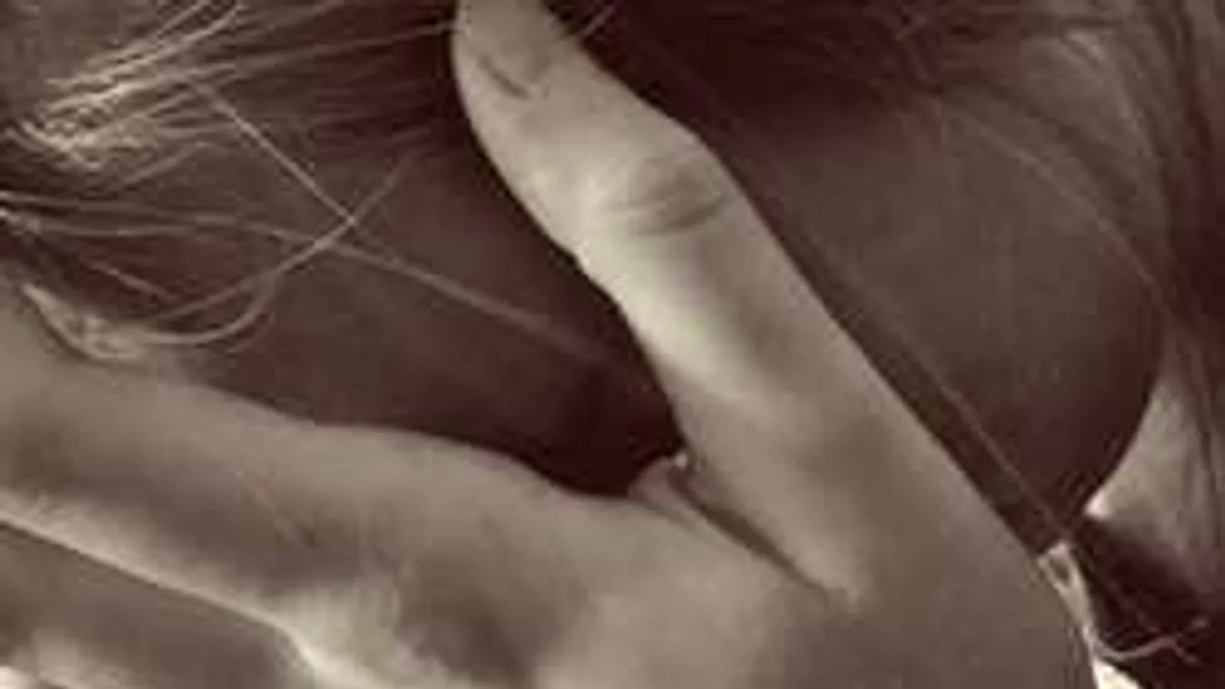 Vádat emeltek a híres magyar színész őrült zaklatója ellen!