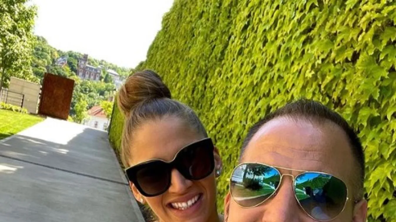 Dúl a szerelem: Ezzel lepte meg szerelme Curtist születésnapján