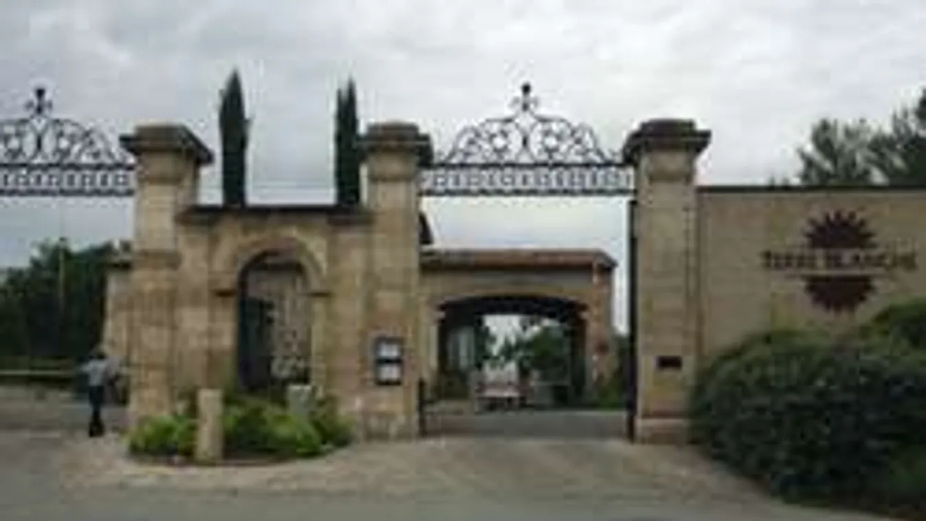 Imádják focistáinkat a luxushotel őrei