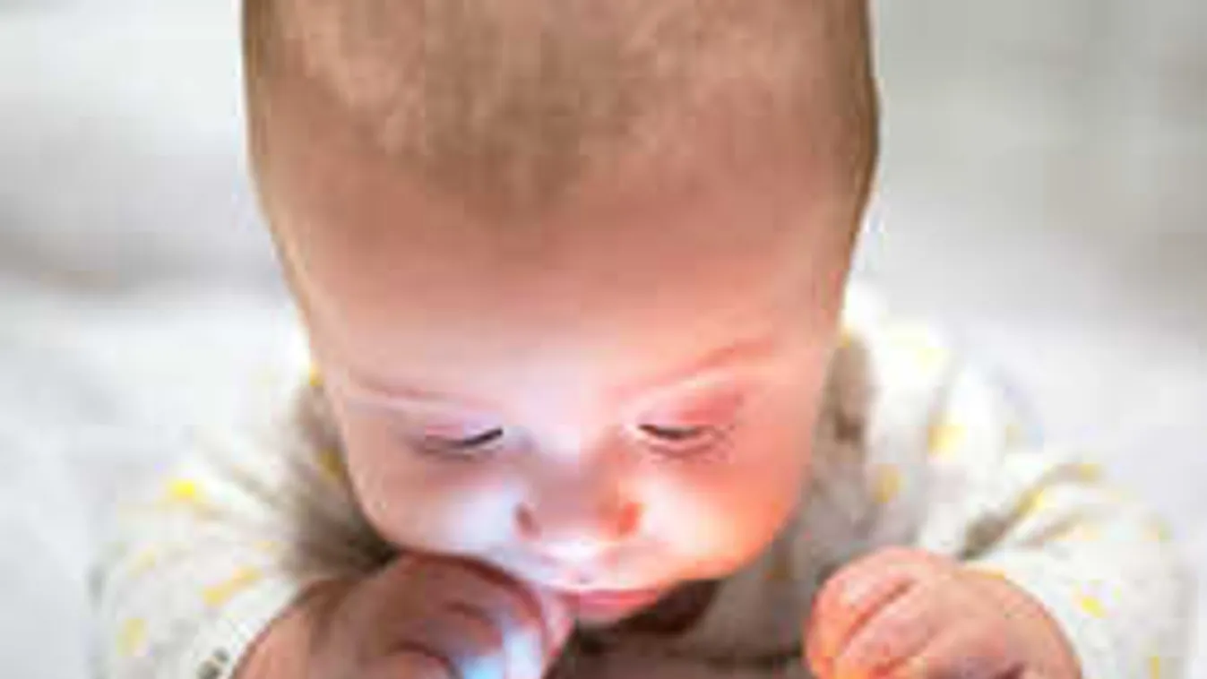 Kétéves koruk előtt egyáltalán ne ültessük képernyő elé a gyerekeket