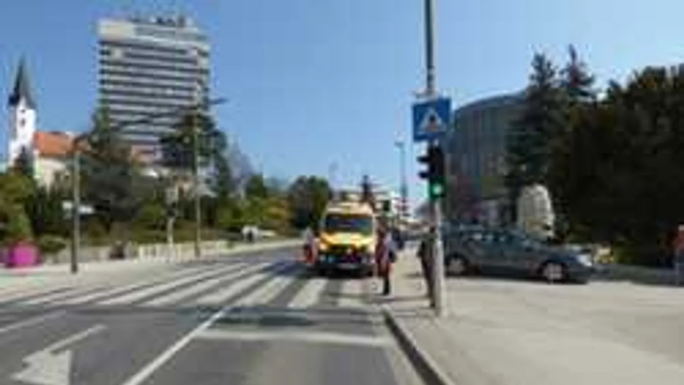 Súlyos baleset ért egy zebrán átrohanó magyar kislányt szombaton