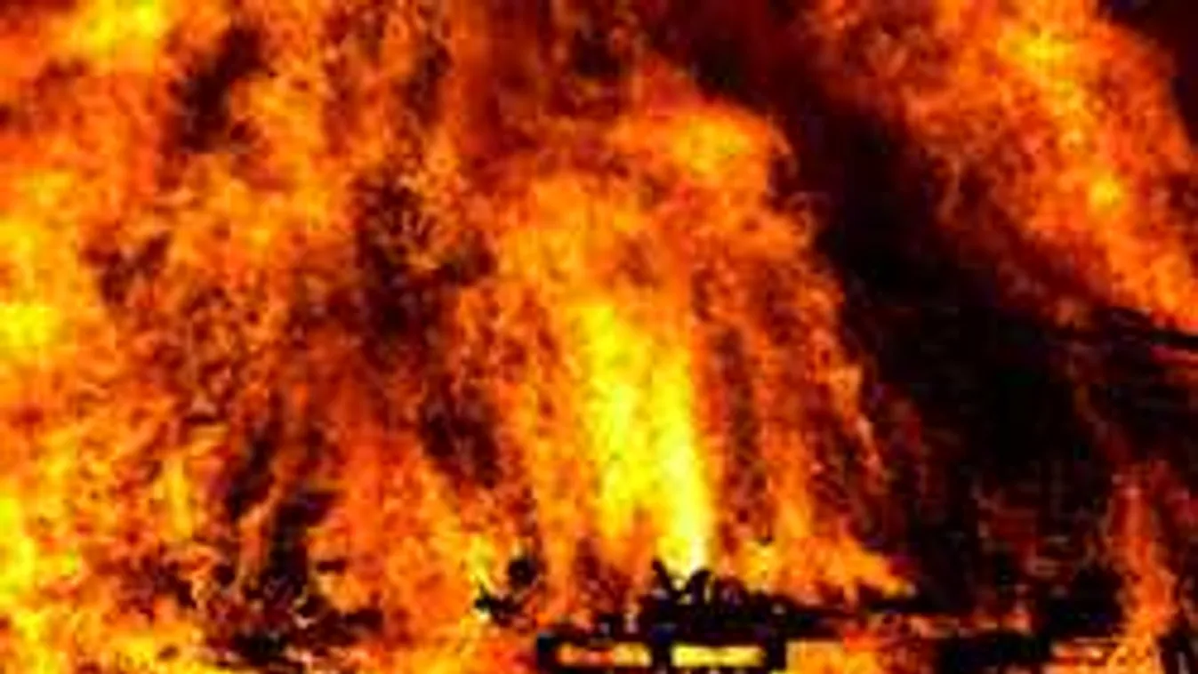 Hatalmasra csaptak a lángok Erdőkertesen, sérült is van