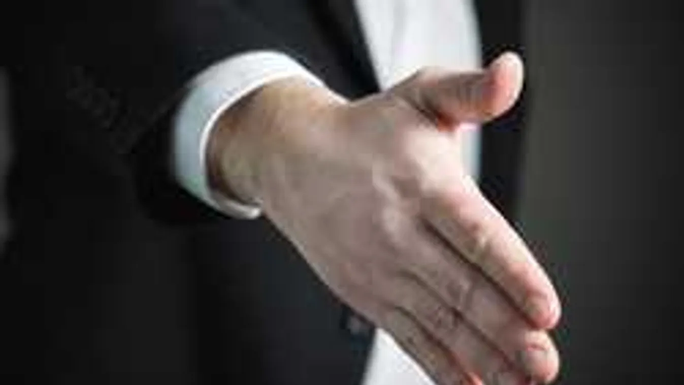 Szép új világ: egy cégnél chipet ültetnek a dolgozókba