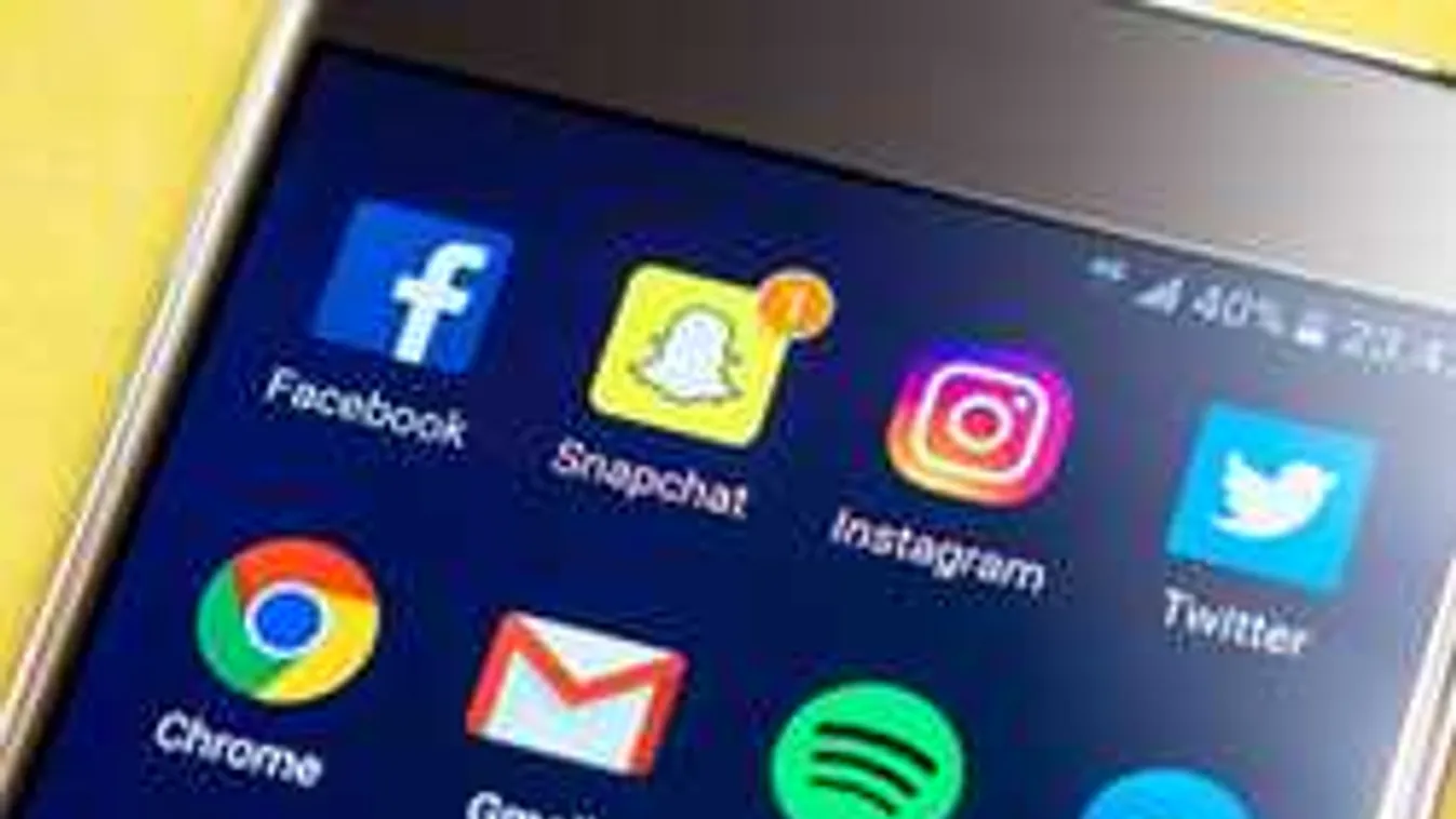 Kiakadtak a rajongók: pofátlan dolgot kért tőlük a sztárpár