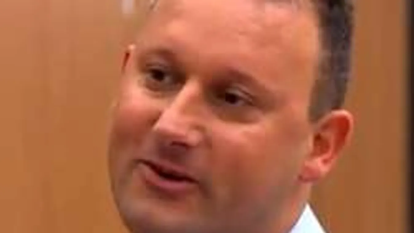 Alekosz szerint durván trágárkodott vele a hatóság