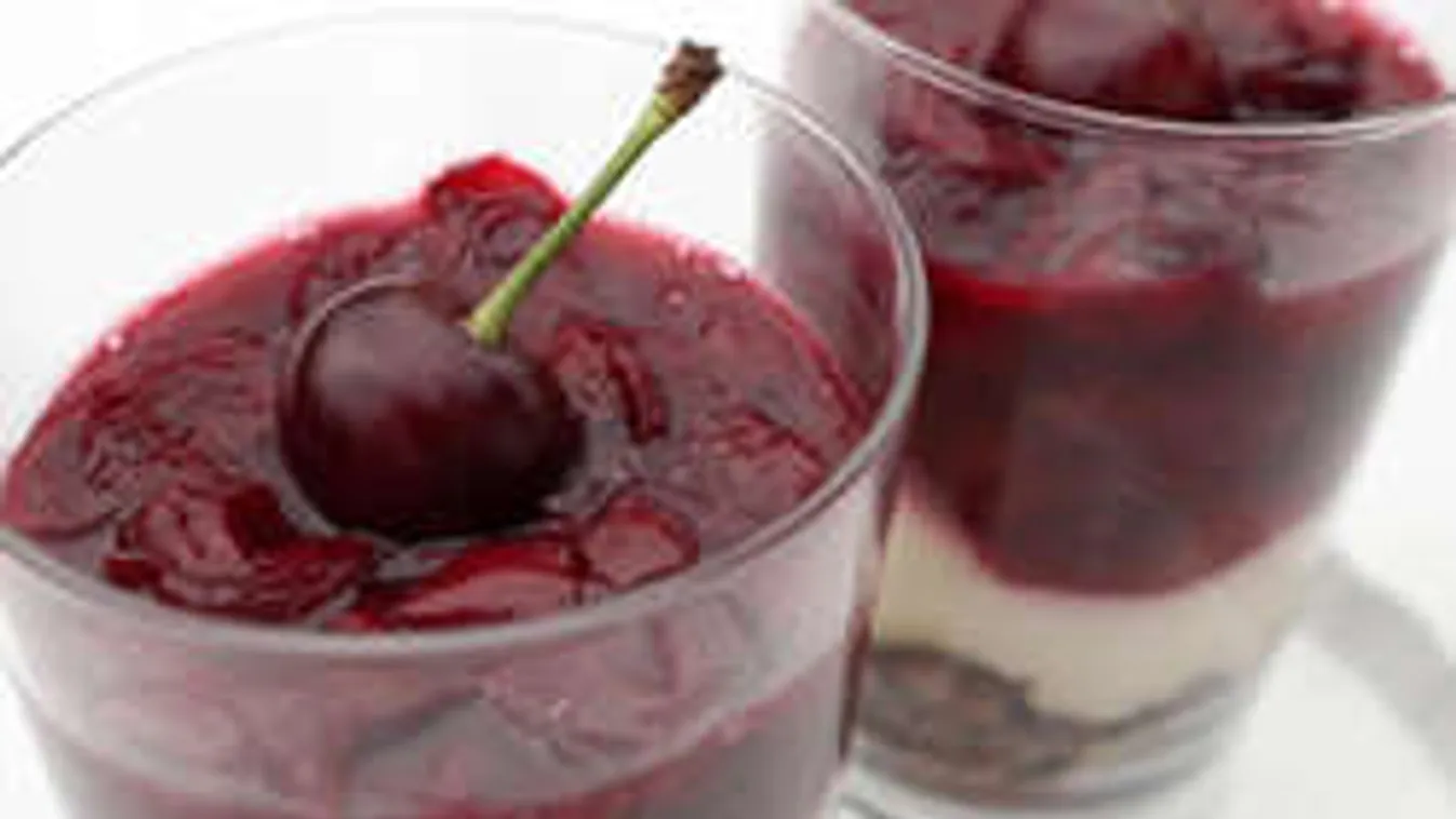 Ez a desszert nem hizlal! Hűsítő meggyes-tejszínes pohárkrém