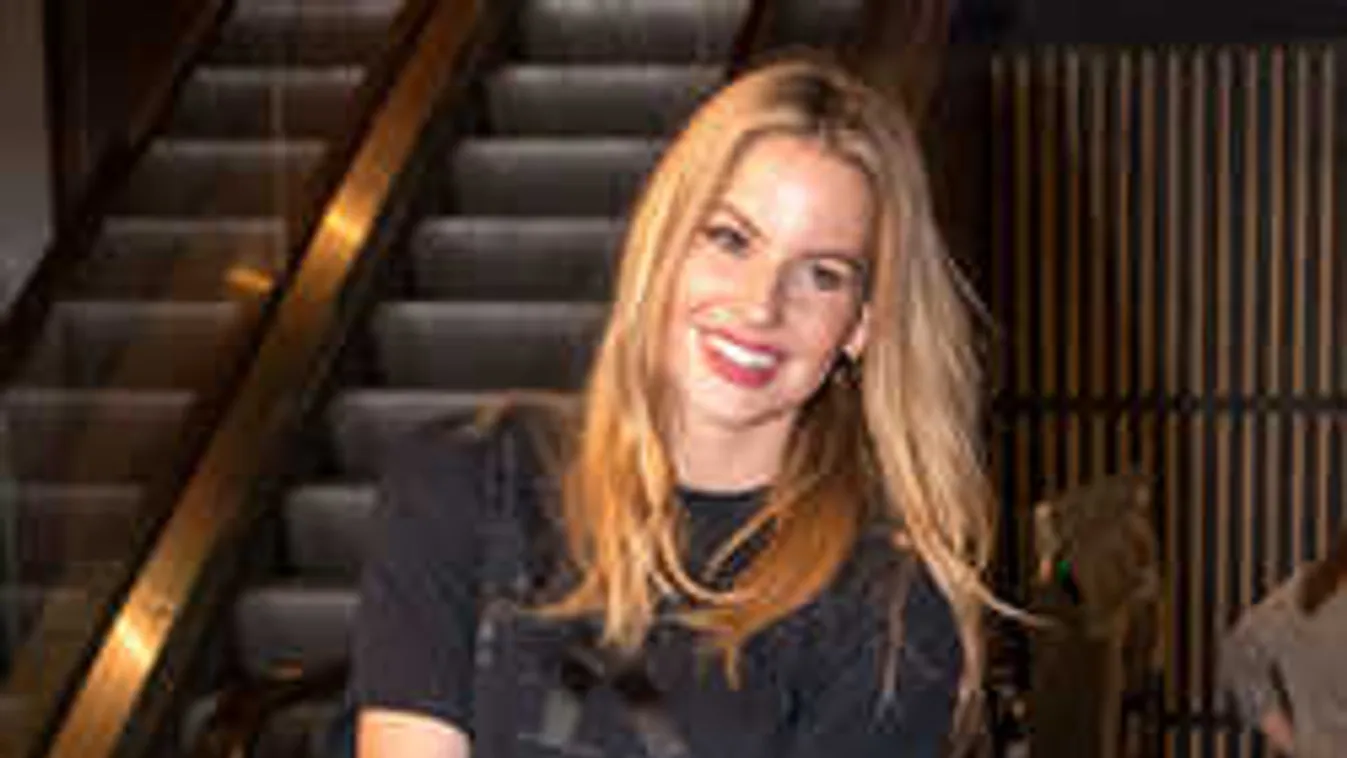 Õrület, elképesztően szexi dekoltázst villantott Mádai Vivien