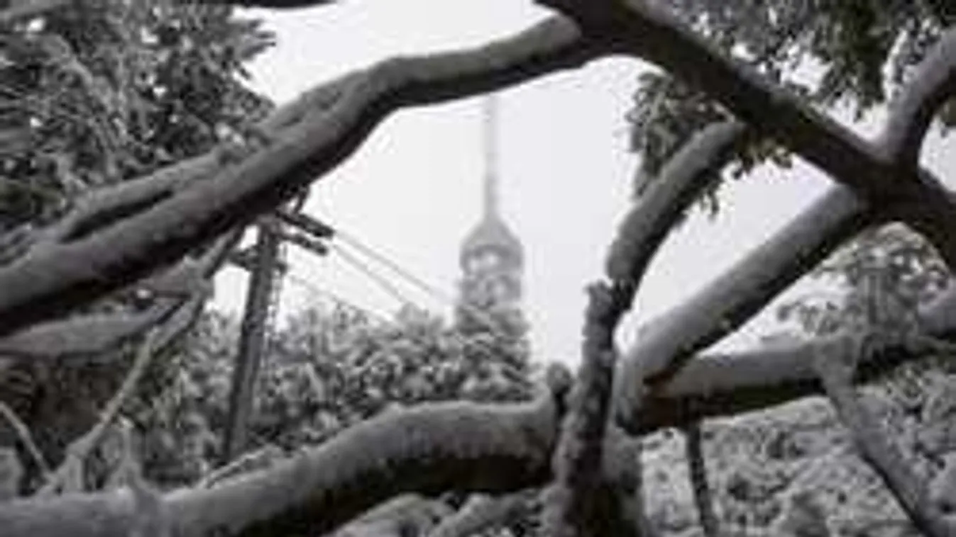 Ez komoly? Ezt művelte egy fiatal magyar pár a Kékestetőn