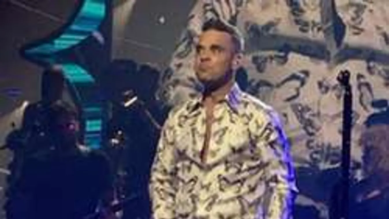 Így markolászta magát Robbie Williams a színpadon