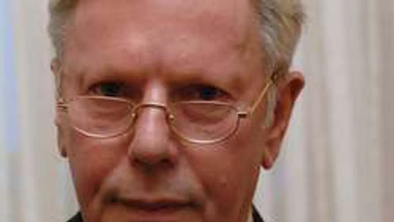 Barátja védi Aczél Endrét a Facebookon!