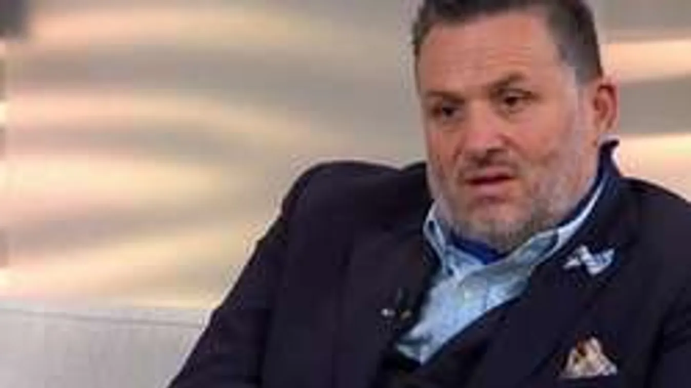 Galambos Lajos így kárpótolja gyerekeit