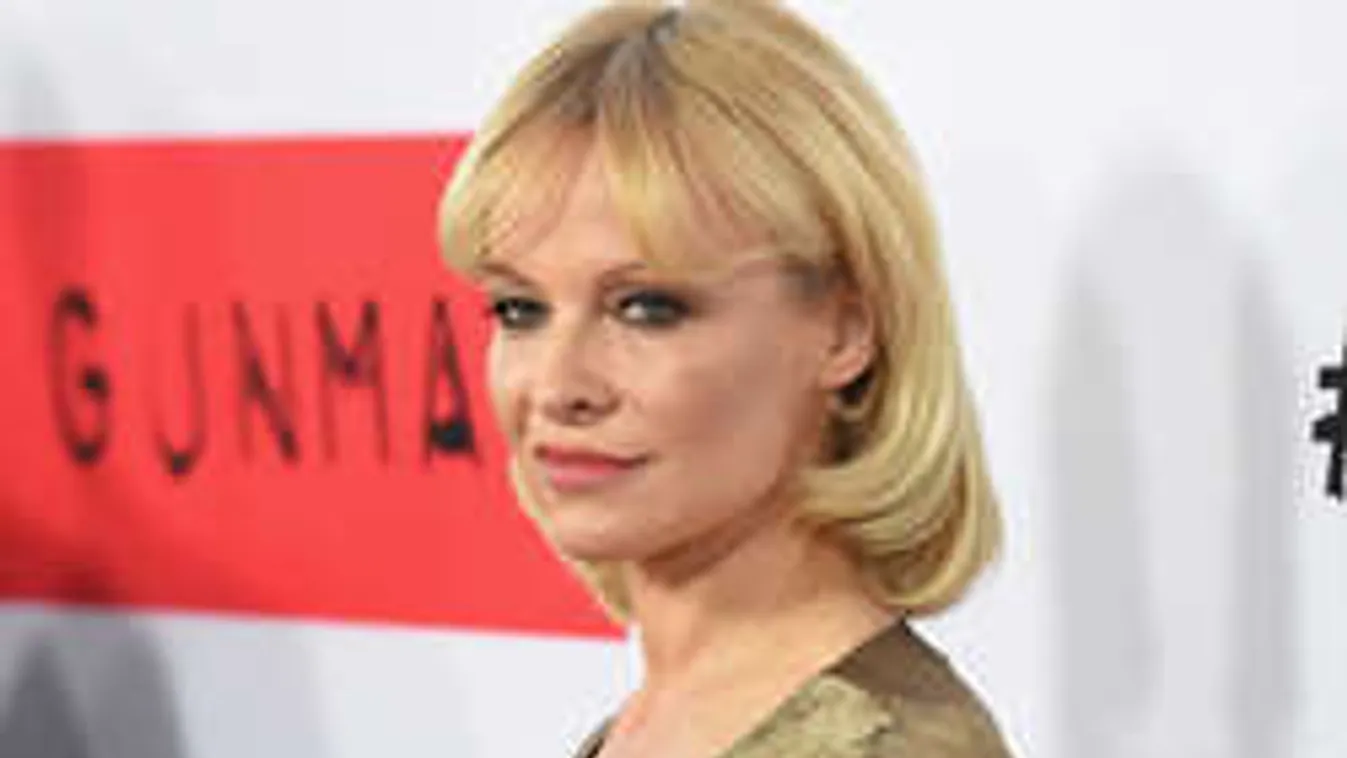 Pamela Anderson ismét levetkőzött