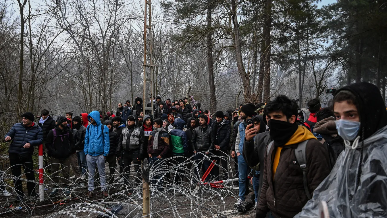 Ostrom alatt a török-görög határ, tízezrek belépését akadályozták meg