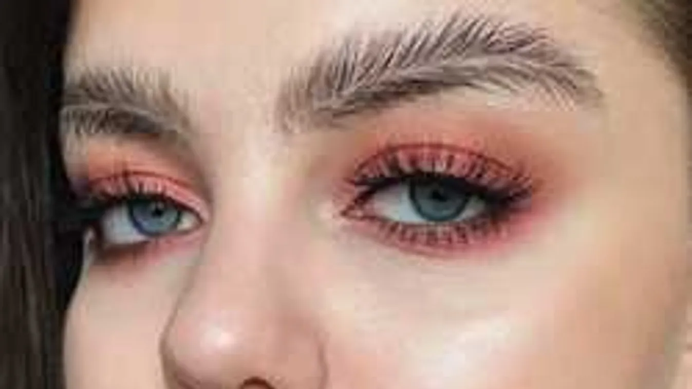 Új őrület, ezért kennek ragasztót a szemöldökükre a nők