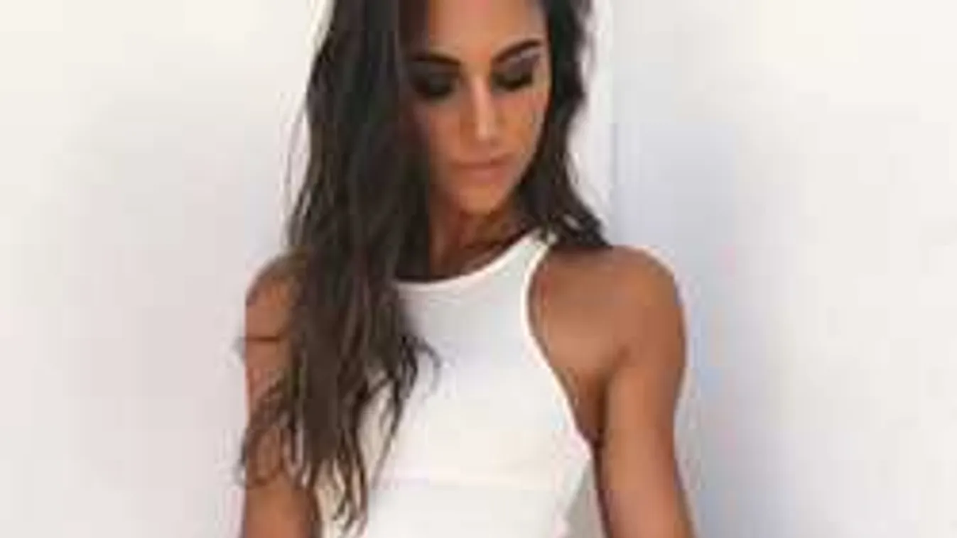 Végtelen hosszú combokat villant a tavasz legnagyobb divatja