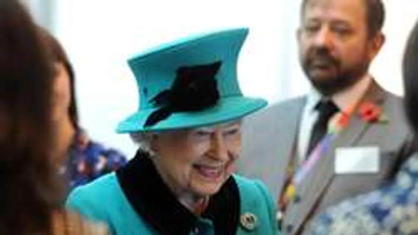 Részeg férfi támadt az angol királynőre