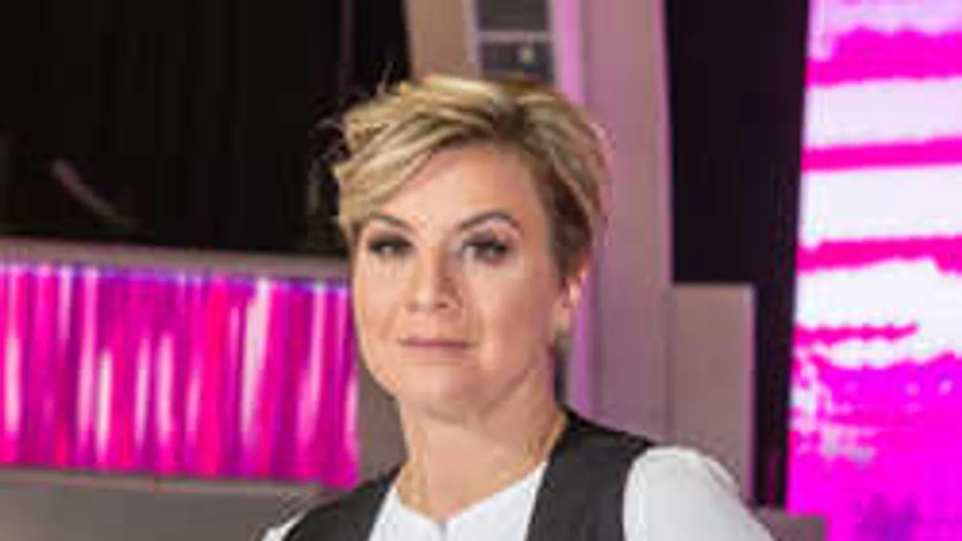 Soha nem késő - írta Ábel Anita, és....