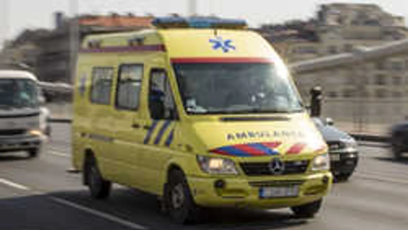 Rettenetes tragédia Fejér megyében, szirénázva rohantak a mentők