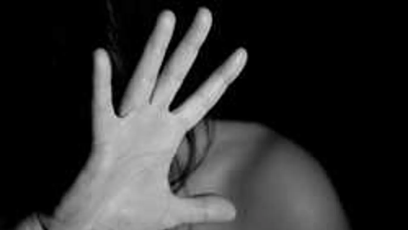 Te nem lehetsz szűz, fehér vagy! - üvöltötte az erőszakoló migráns