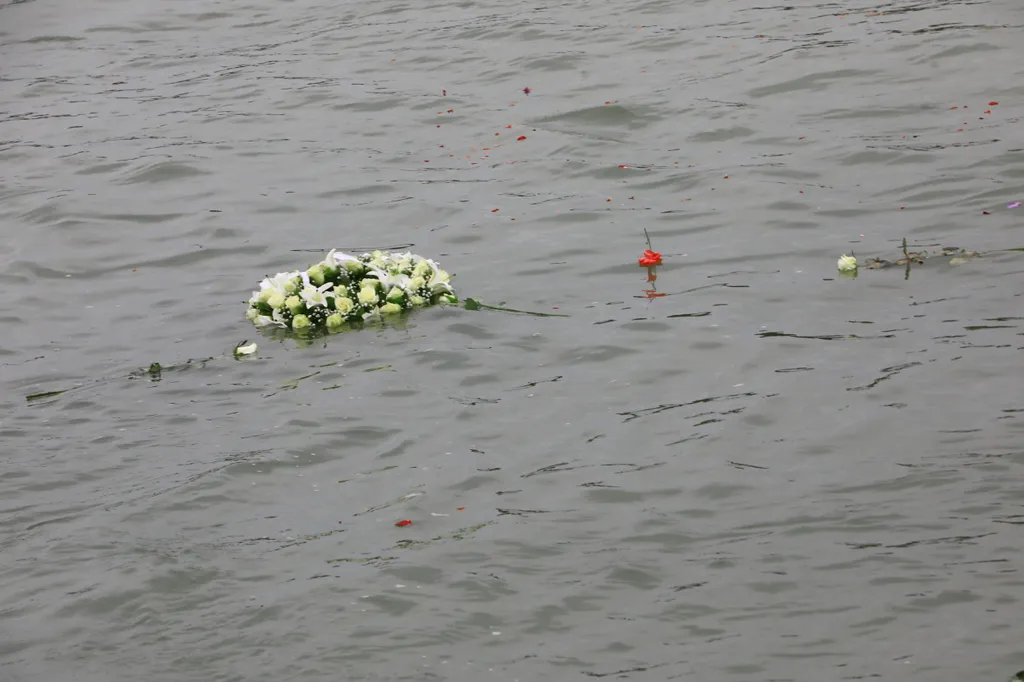 304bda0e317116124d9a3159953d5472666a2c91