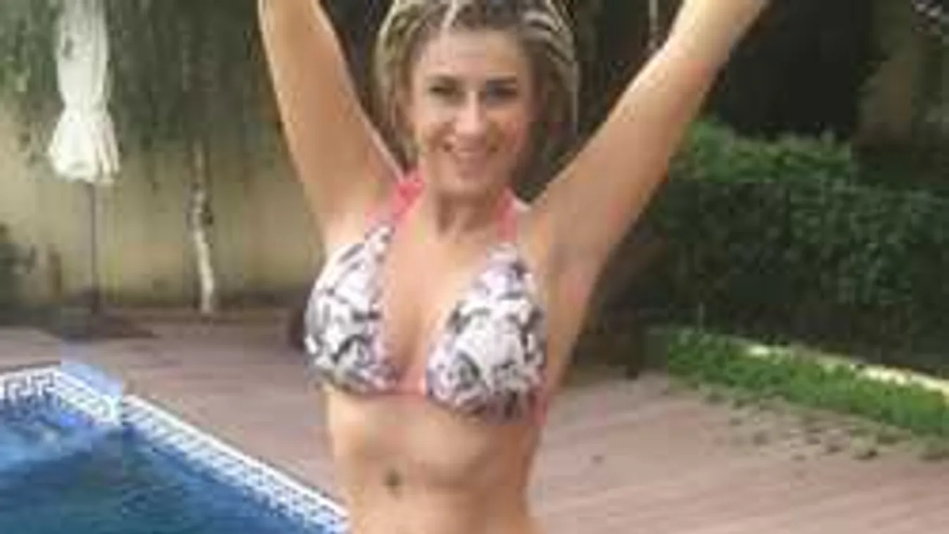 Dzsudzsákék is megcsodálhatják a dús keblű játékosügynököt