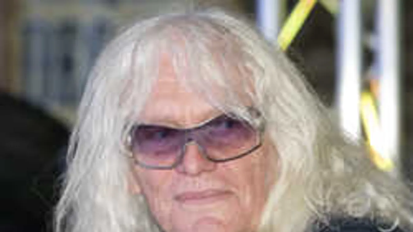 Arcpirító módon lopták meg Kóbor Jánosékat, reagált a zenész!