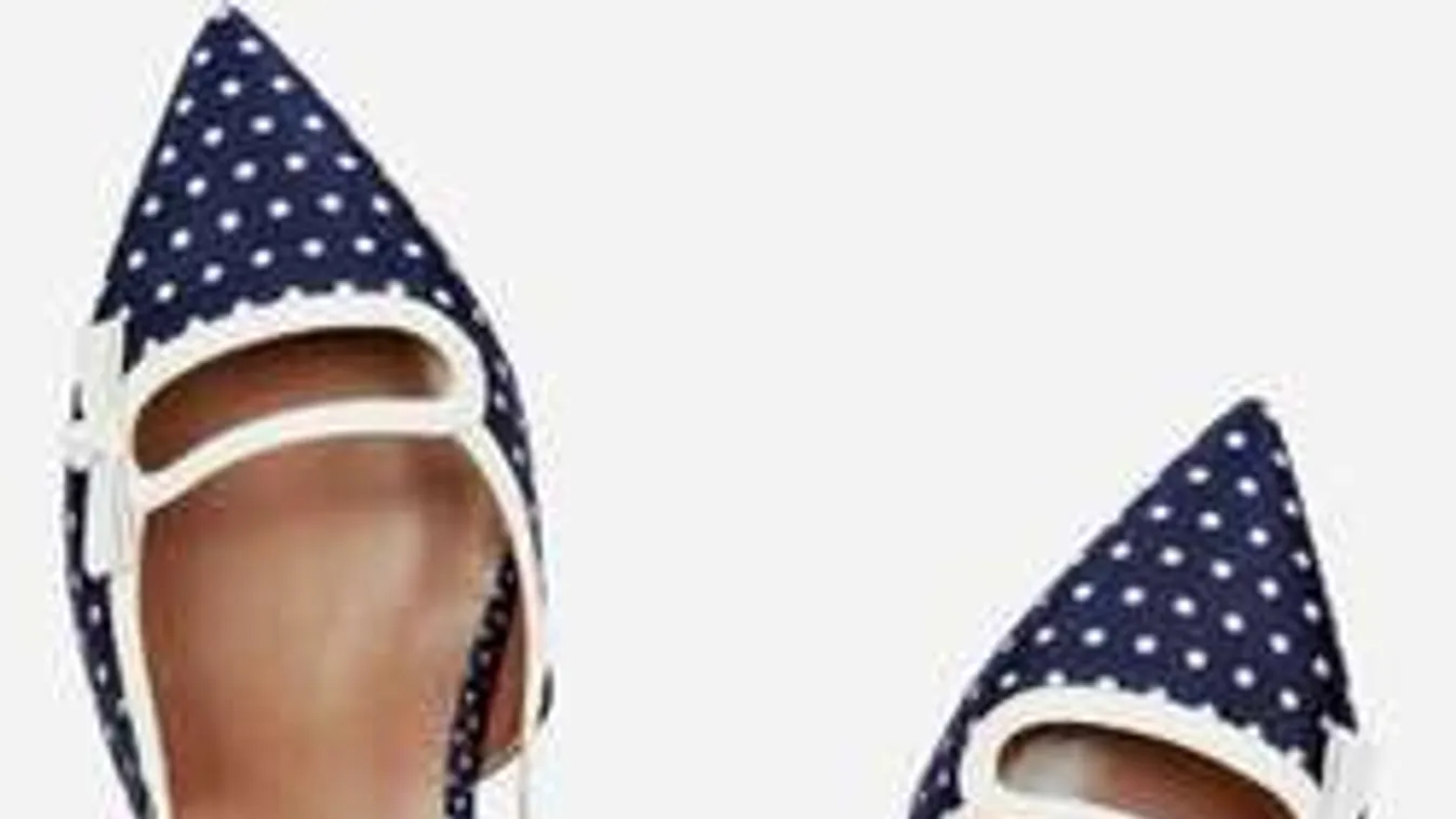 Rég elfeledett formával robban a tavaszi cipődivat!