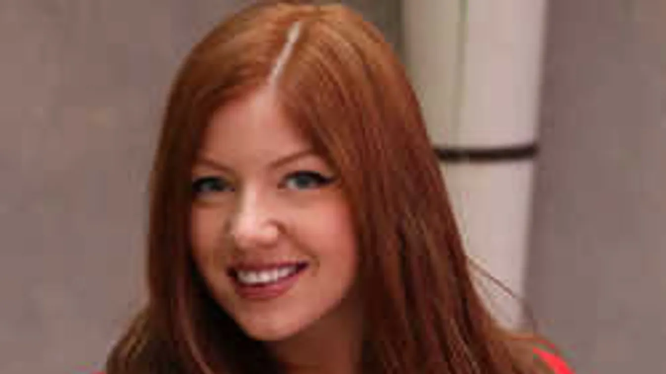 Felcsúszott a bikini, kilógott Tolvai Reni hatalmas melle