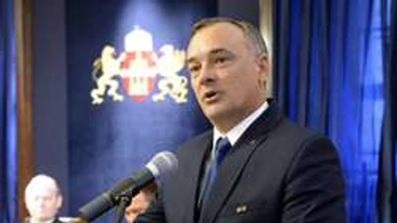 Túl sokat költött, Borkai lemond ma?