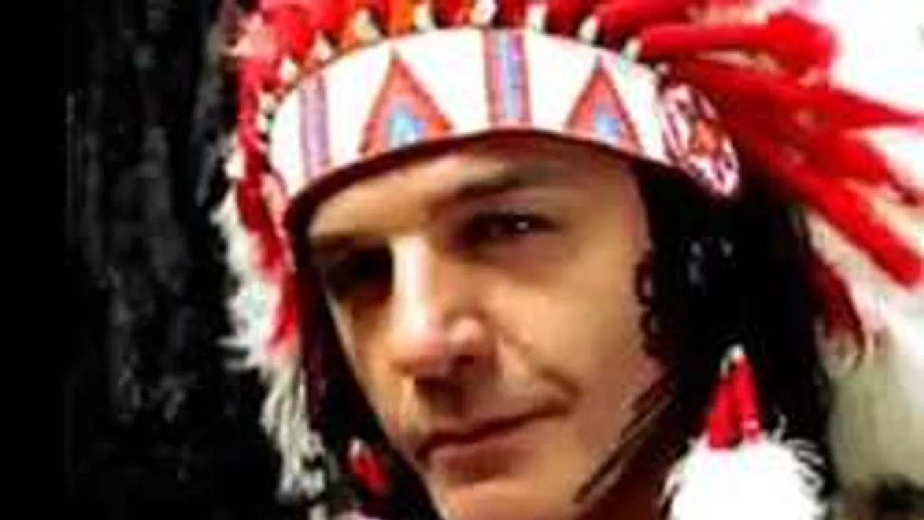 Nem hiszed el, ki lett a főnök Kozso hírhedt teaházában!