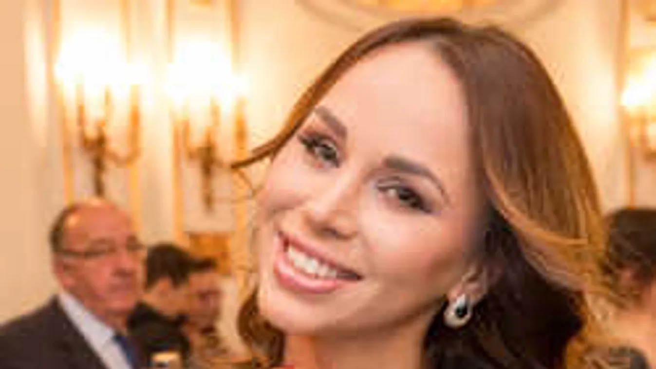 Gigászi terpesszel aranyozta be a napunkat a dögös szépség!