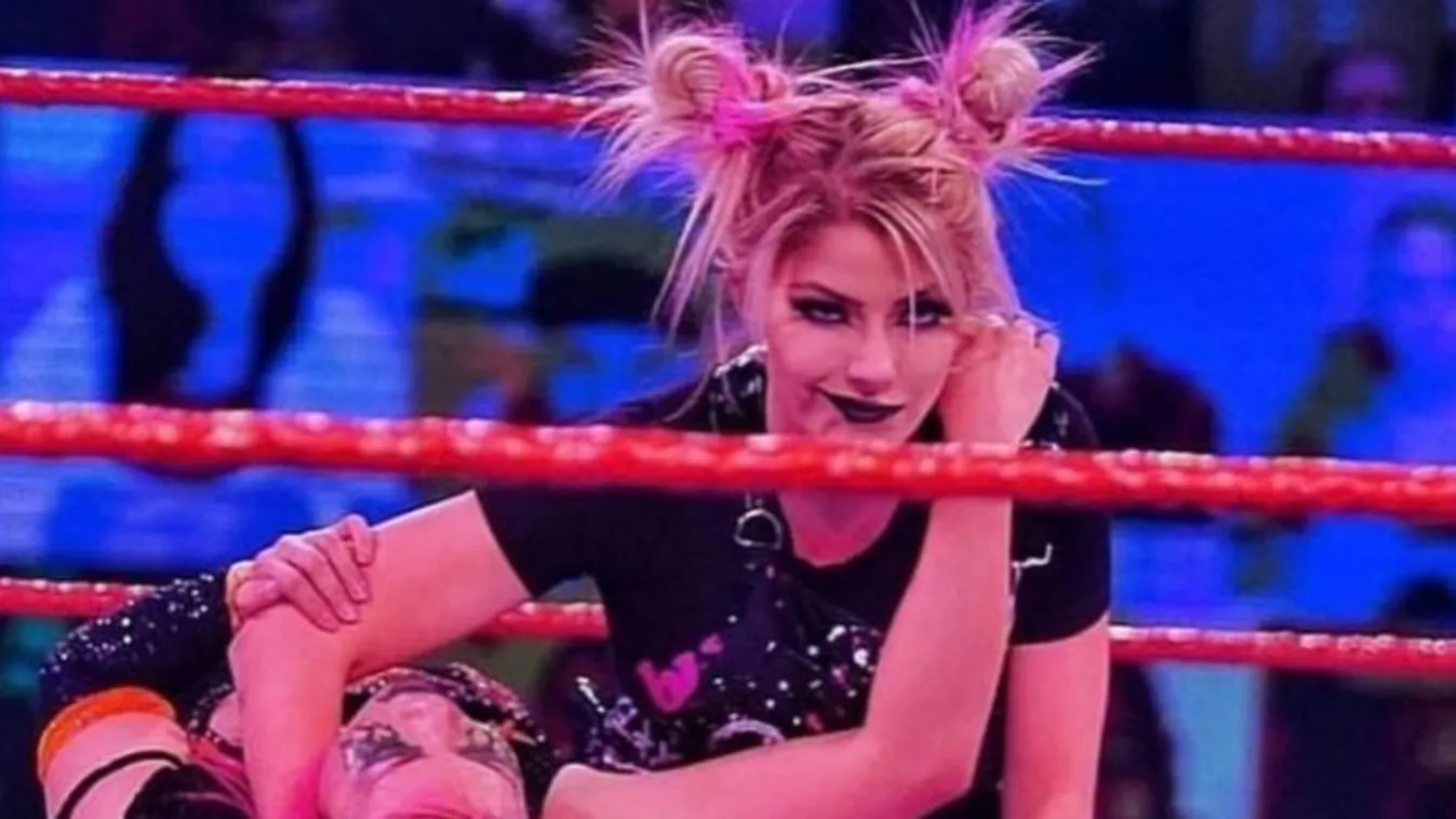 Horror Barbie csinálta ki az izomkolosszust