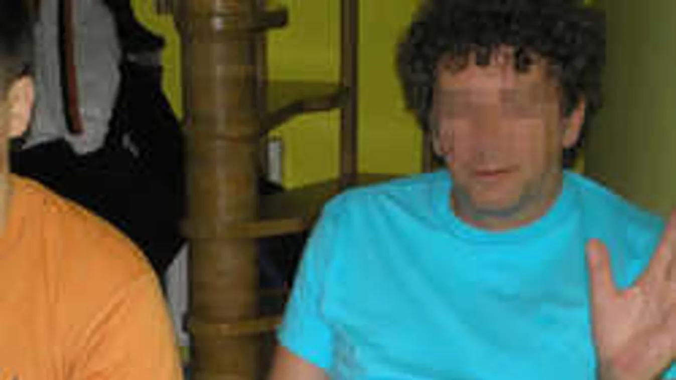 Viagrát szed a "zalai Jézus", aki háremet tart fiatal lányokból