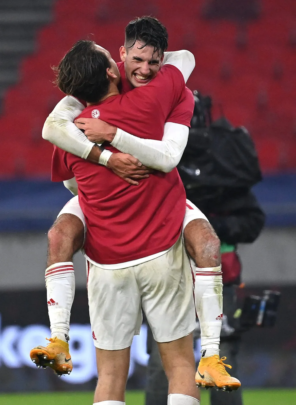 SZALAI Ádám; SZOBOSZLAI Dominik