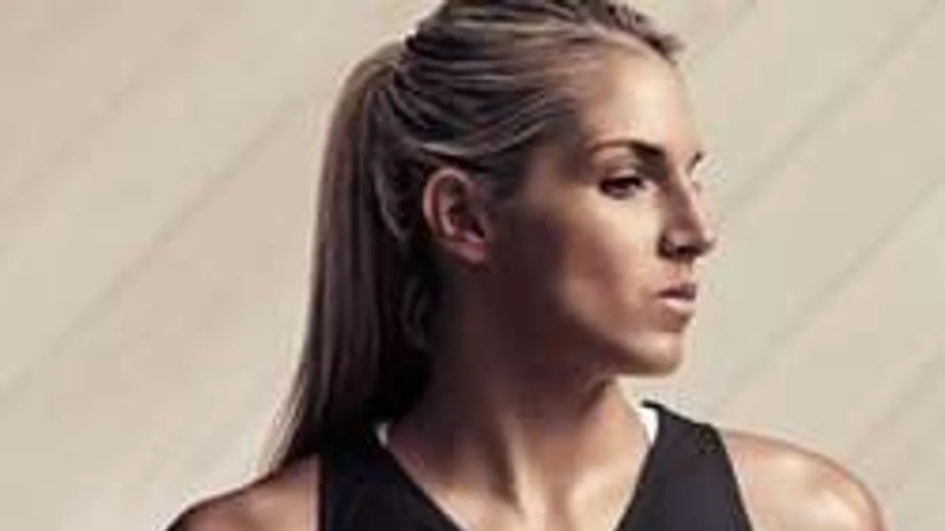 Minden ruháját ledobta a hosszú lábú olimpikon csaj