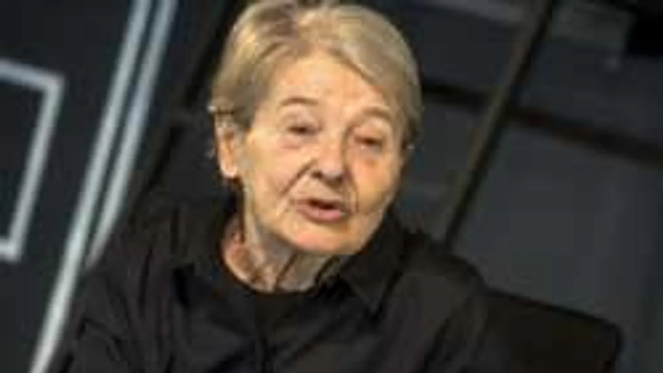 Szívszorító üzenetekkel köszöntik kollégái a ma 82 éves Törőcsik Marit