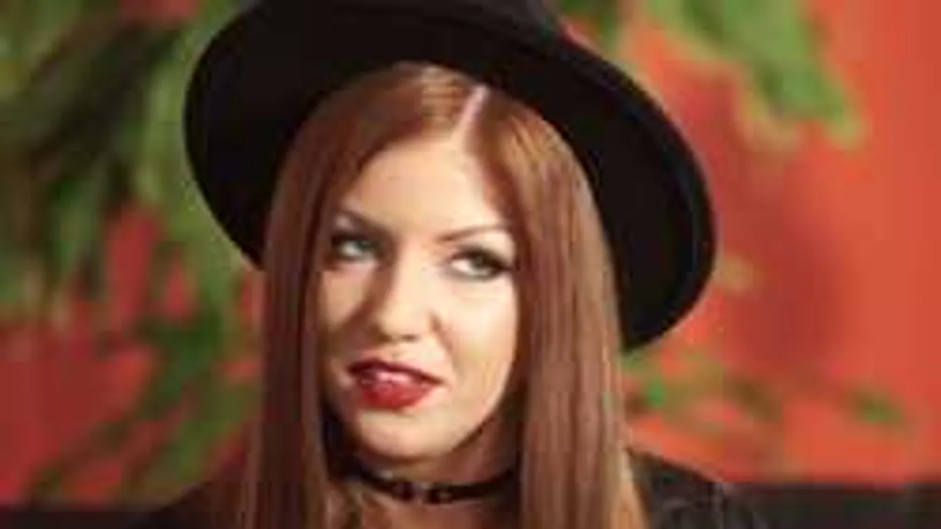 Felhívást tett közzé Tolvai Reni, a rajongók segítségét kéri