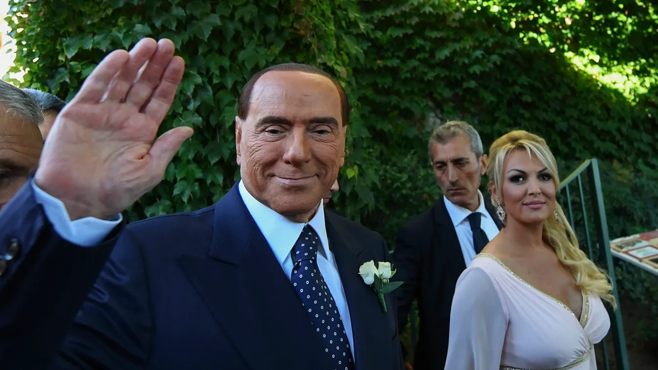 Silvio Berlusconi and Francesca Pascale in Ravello, at the