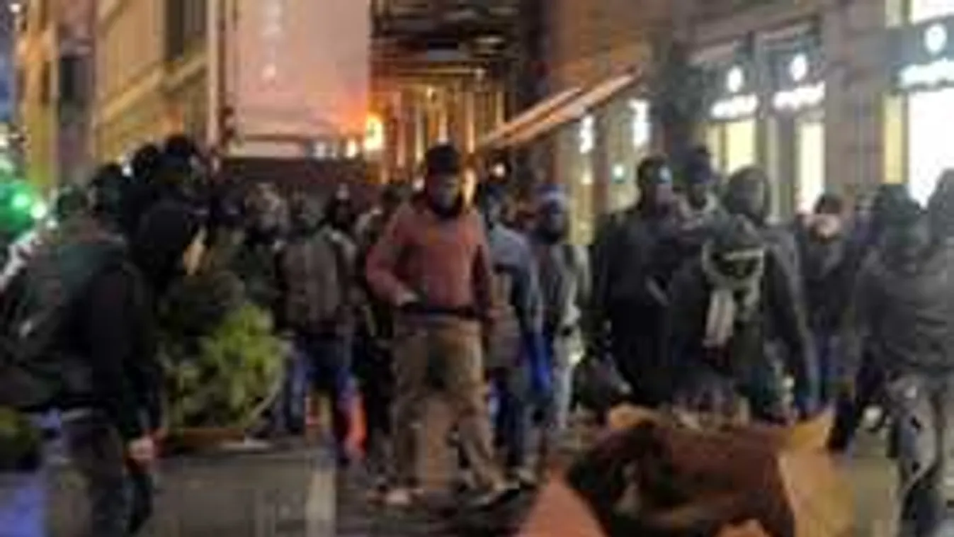 Így verték szét  migránsok néhány napja Firenze  gyönyörű óvárosát: videó